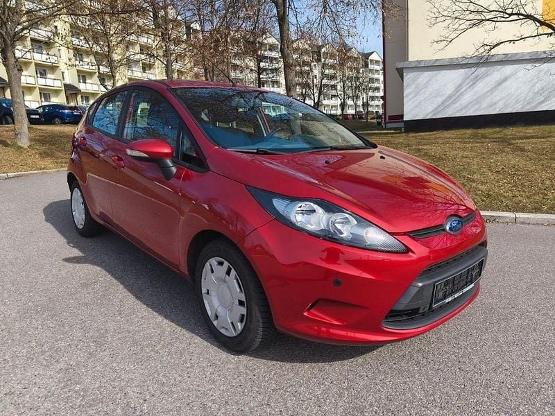 Gebraucht Ford Fiesta Trend 82 PS (60 kW) 2009 Rot Kleinwagen