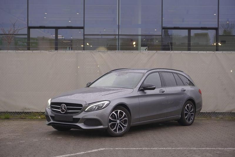 Gebraucht Mercedes C250 204 PS (150 kW) 2015 Silber Limousine