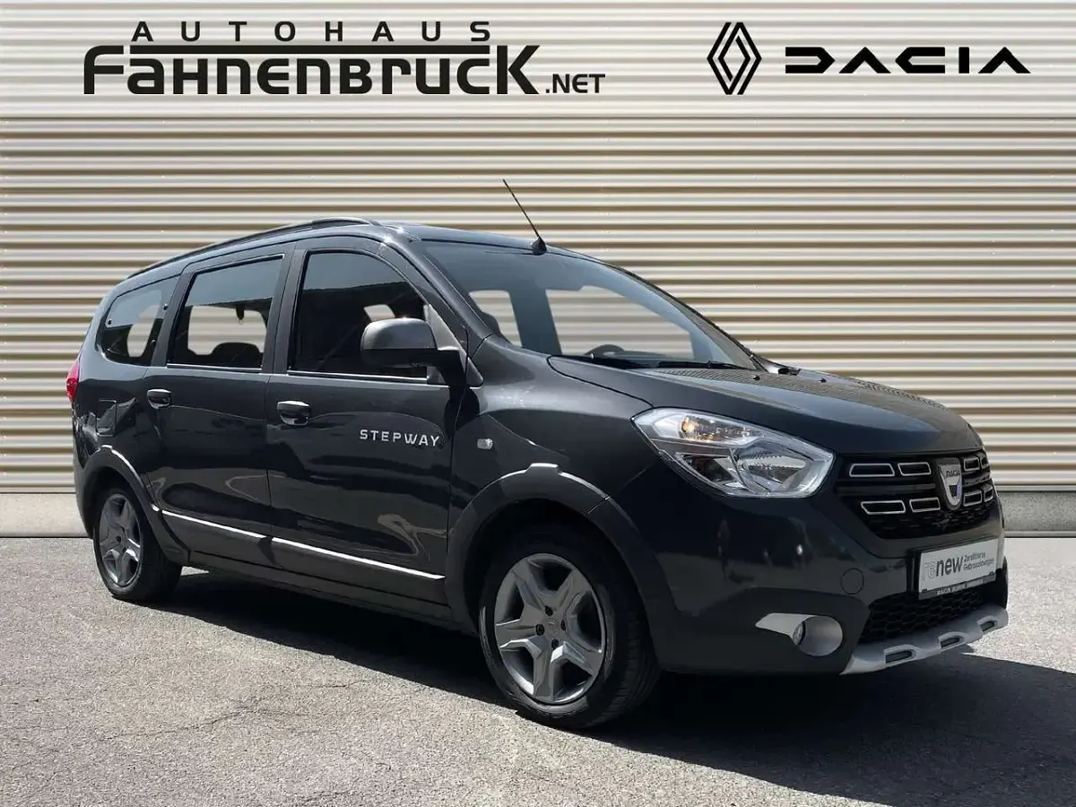 Gebraucht Dacia Lodgy Stepway 116 PS (85 kW) 2022 Kometengrau Van / Kleinbus