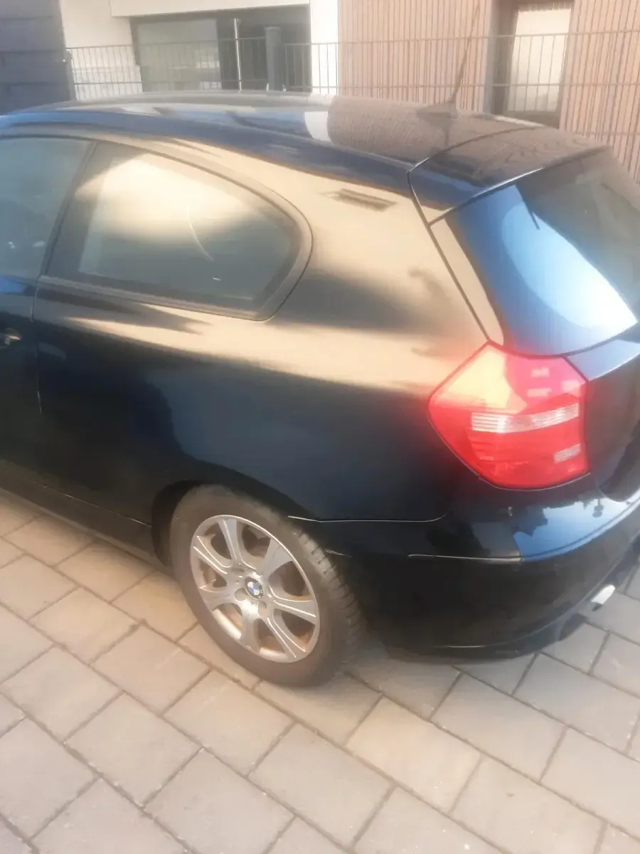 Gebraucht BMW 116 122 PS (89 kW) 2010 Schwarz Kleinwagen