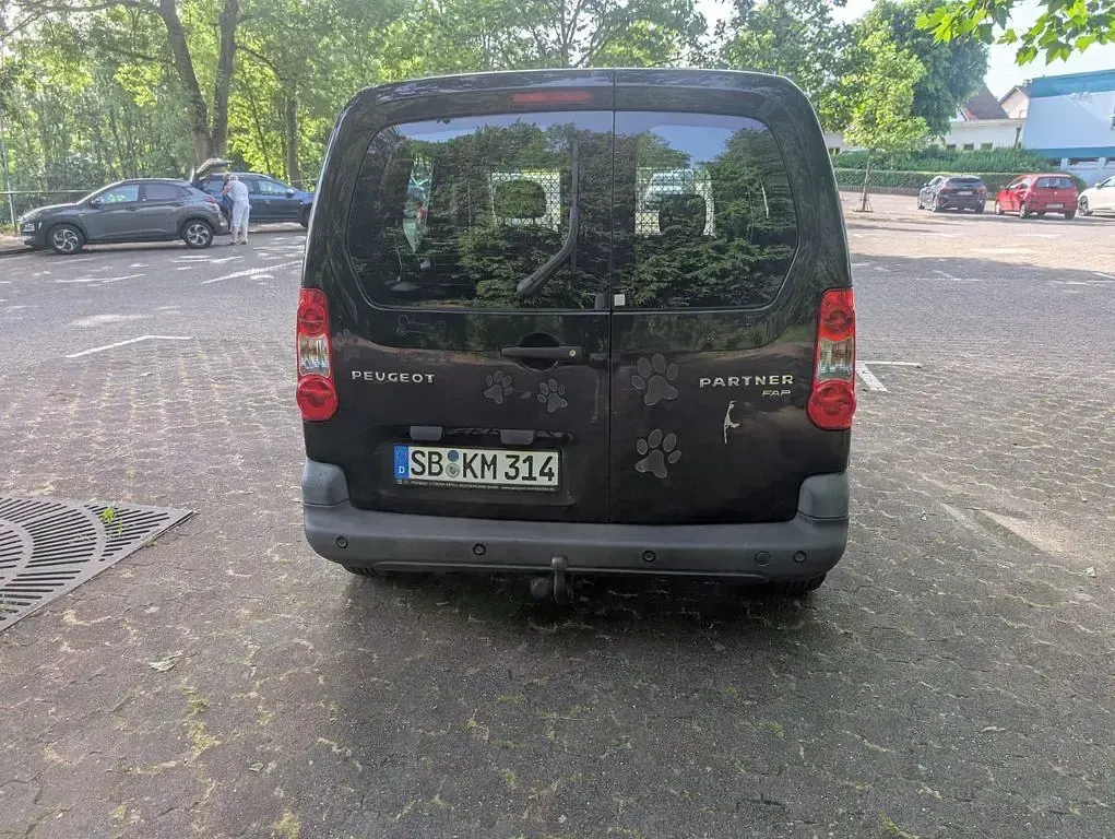 Gebraucht Peugeot Partner 90 PS (66 kW) 2010 Schwarz