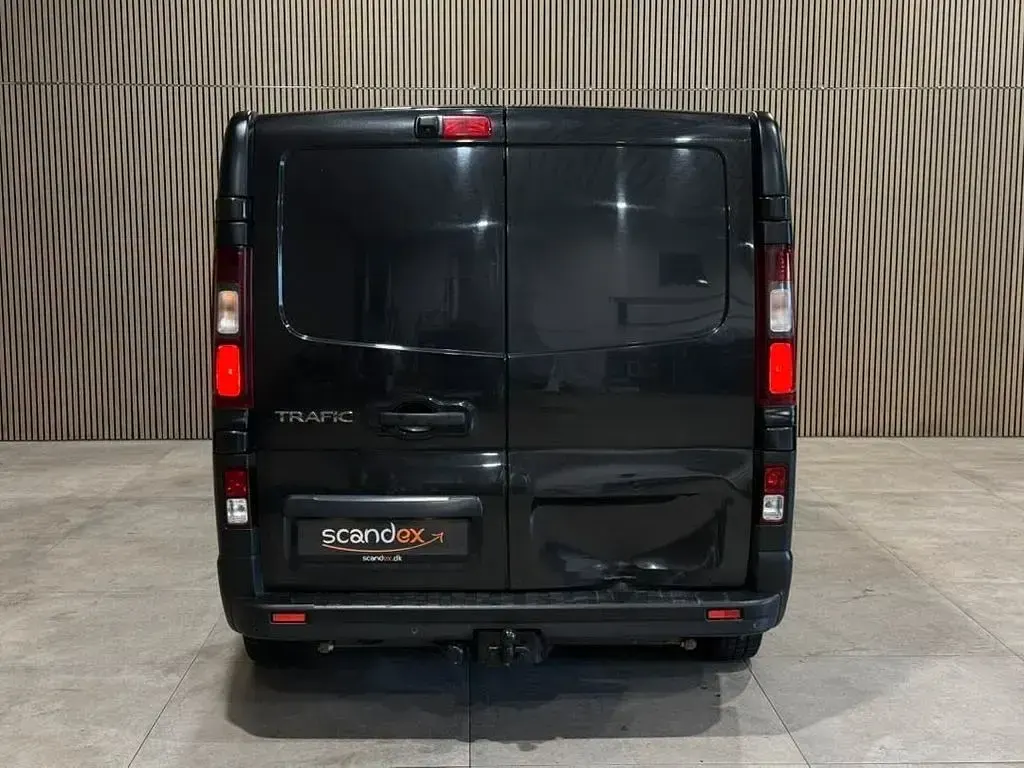 Gebraucht Renault Trafic 145 PS (106 kW) 2017 Schwarz Van / Kleinbus