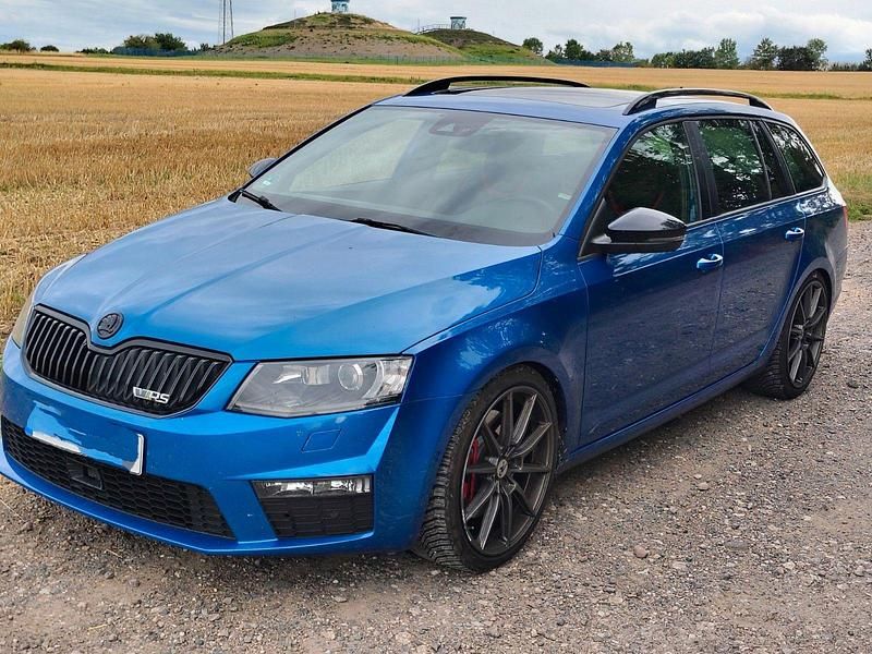Blau Gebraucht 2014 Skoda Octavia Kombi | 9.999 € (Superpreis) - Bild 1/4