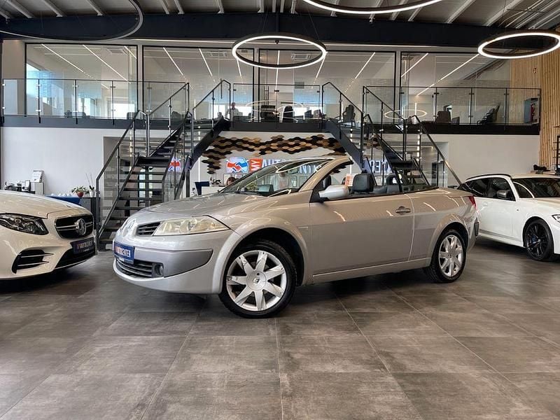 Silber Gebraucht 2007 Renault Mégane Cabriolet Dynamique Cabrio | 1.299 € (Guter Preis) - Bild 1/4