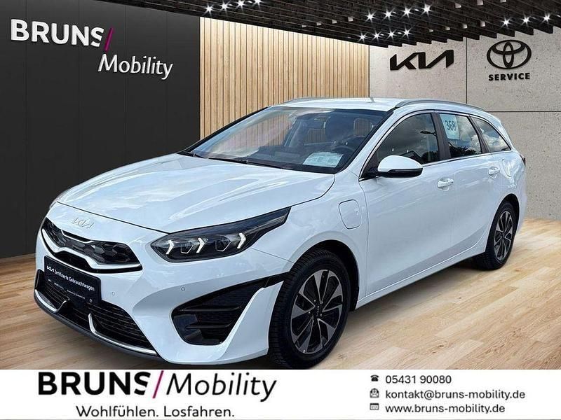 Weiß Gebraucht 2024 Kia Ceed Sportswagon Spirit Kombi | 23.980 € (Guter Preis) - Bild 1/4