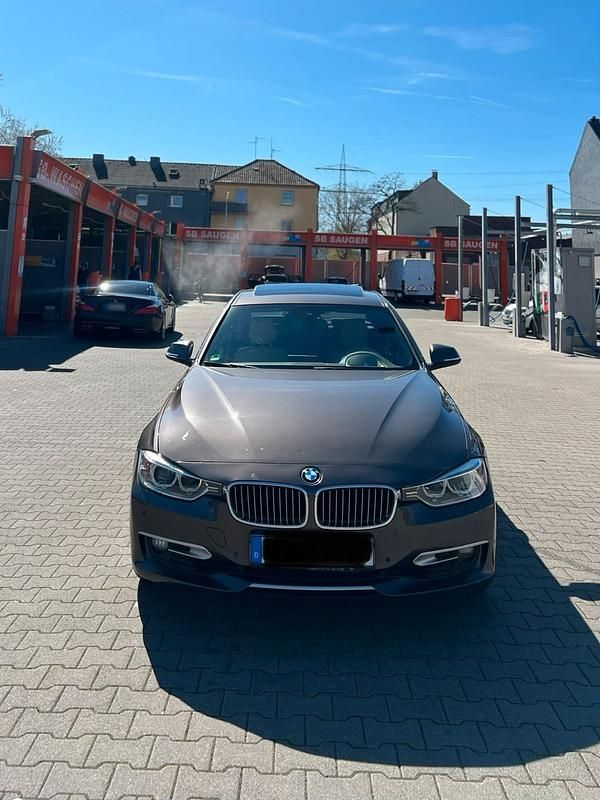 Gebraucht BMW 330 258 PS (189 kW) 2012 Braun Limousine