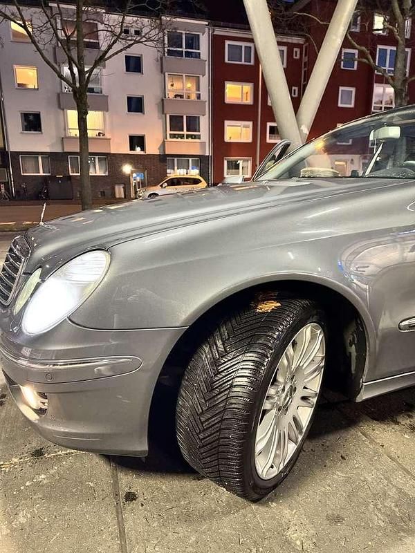 Gebraucht Mercedes E420 Elegance 314 PS (230 kW) 2006 Silber Limousine