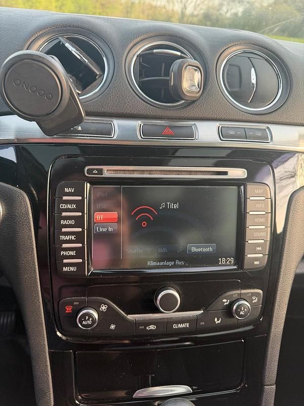 Gebraucht Ford Galaxy 140 PS (102 kW) 2010 Andere farben Van / Kleinbus