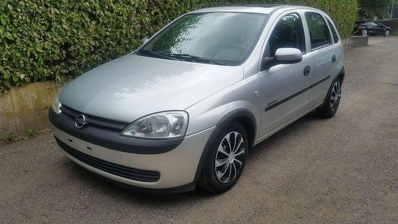 Silber Gebraucht 2001 Opel Corsa Comfort Limousine | 2.450 € (Teuer) - Bild 1/4