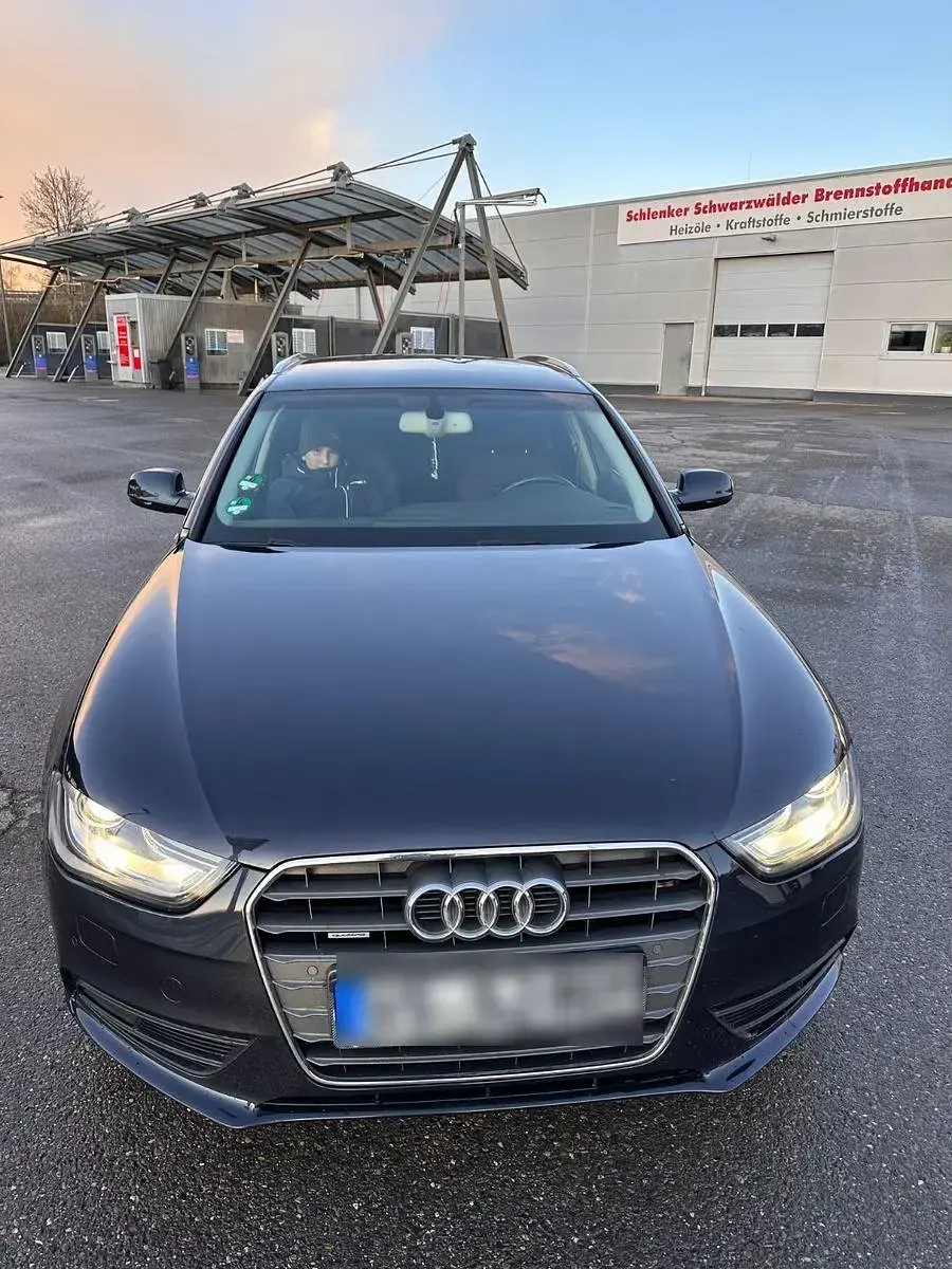 Używany Audi A4 Ambition 150 KM (110 kW) 2014 Niebieski Kombi