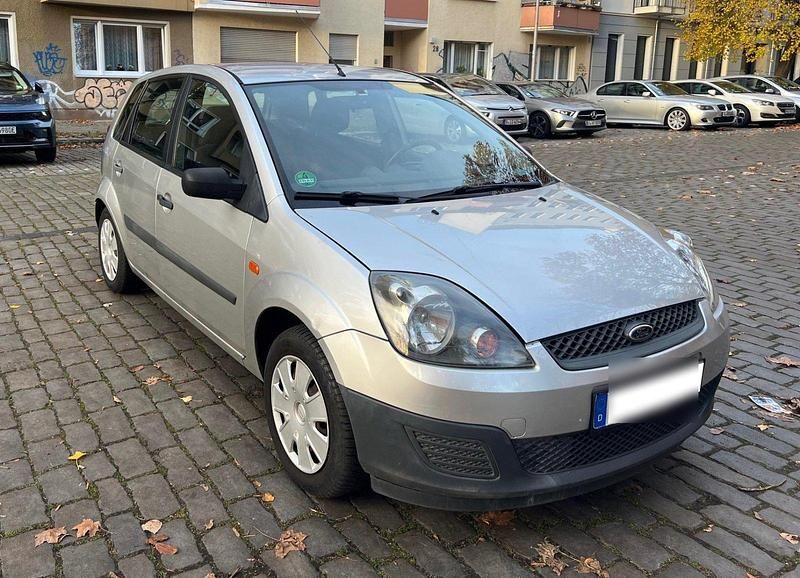 Gebraucht Ford Fiesta 60 PS (44 kW) 2006 Silber Kleinwagen