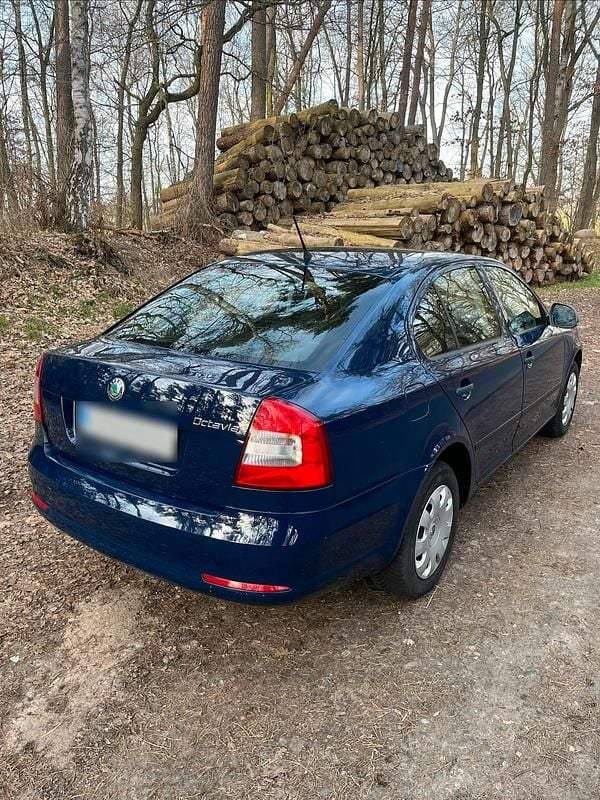 Gebraucht Skoda Octavia 80 PS (58 kW) 2012 Blau Limousine