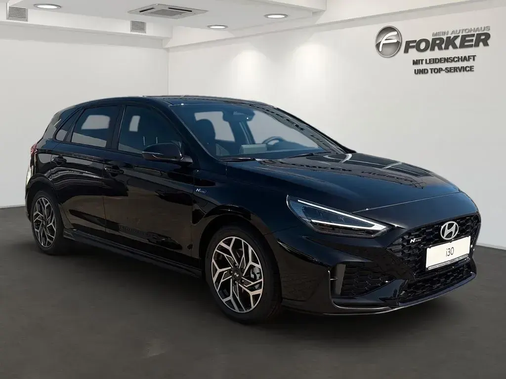 Neu Hyundai i30 N Line 140 PS (102 kW) 2026 Schwarz Limousine