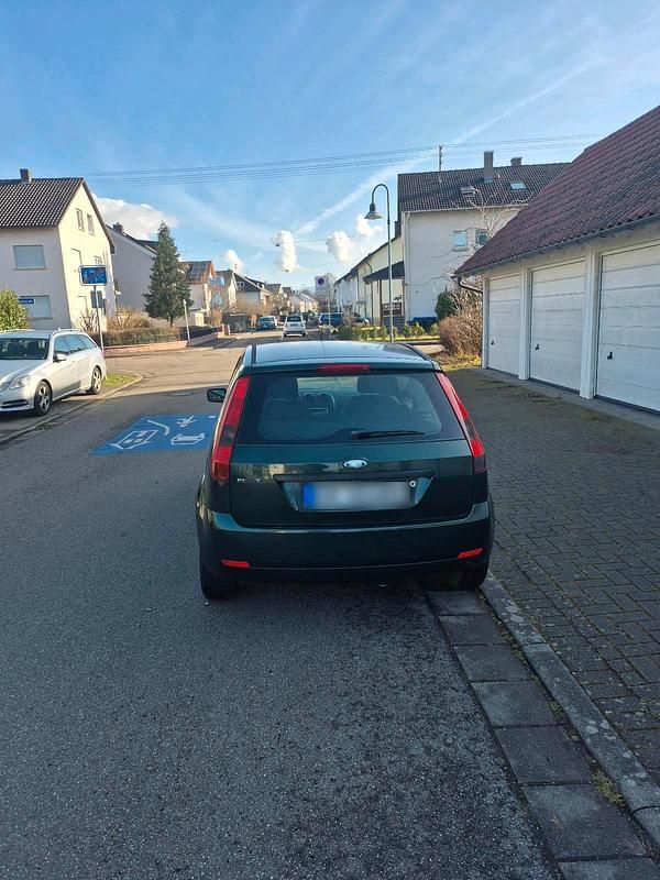 Gebraucht Ford Fiesta 69 PS (50 kW) 2005 Grün Kleinwagen