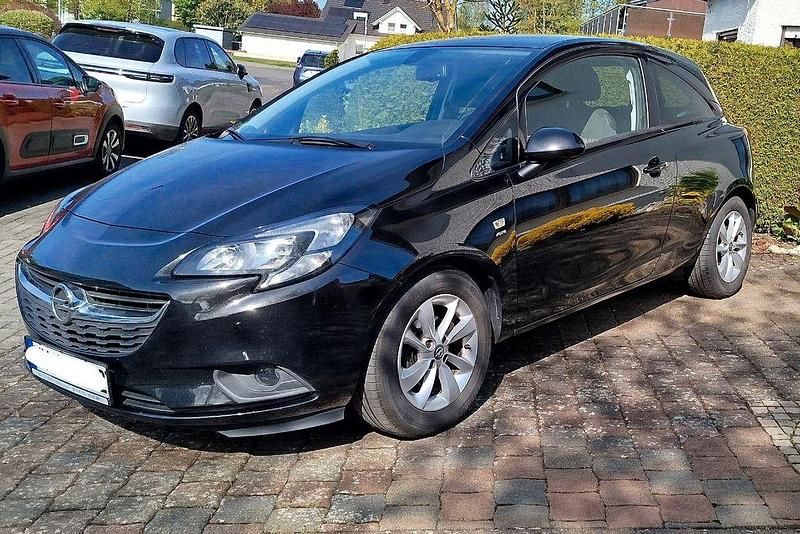 Używany Opel Corsa Active 90 KM (66 kW) 2016 Czarny Hatchback