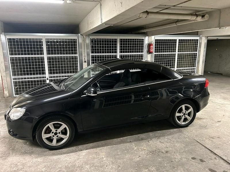 Schwarz Gebraucht 2006 VW Eos Cabrio | 3.450 € (Etwas zu teuer) - Bild 1/4