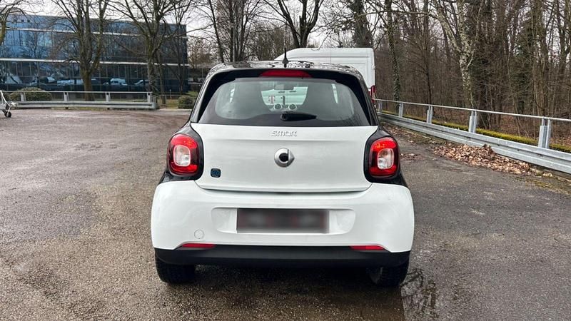 Gebraucht Smart ForFour Electric Drive 60 kW (82 PS) 2018 Weiß Limousine