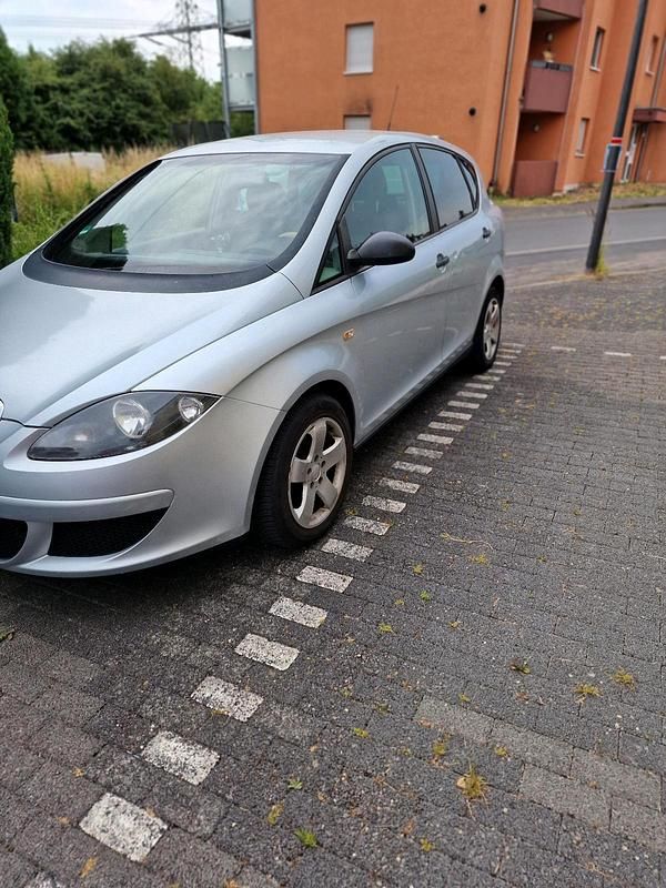 Silber Gebraucht 2005 Seat Toledo Limousine | 1.100 € (Fairer Preis) - Bild 1/4