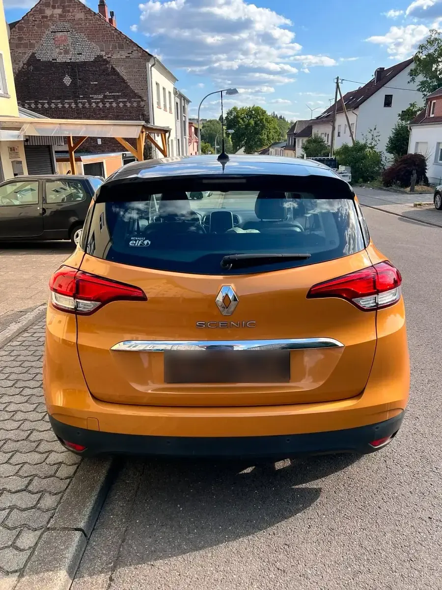 Gebraucht Renault Scénic III 132 PS (97 kW) 2017 Gelb Van / Kleinbus