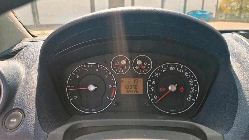 Gebraucht Ford Fiesta 70 PS (51 kW) 2007 Grau Kleinwagen