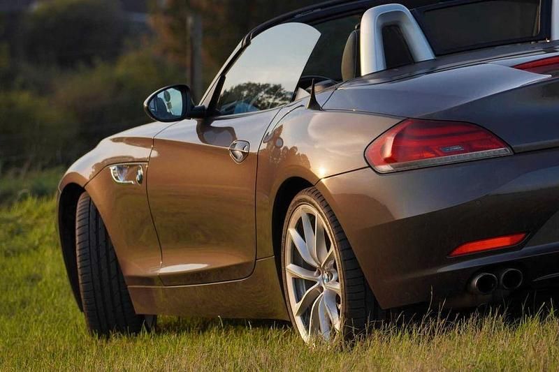 Gebraucht BMW Z4 Sport Line 204 PS (150 kW) 2010 Braun Cabrio