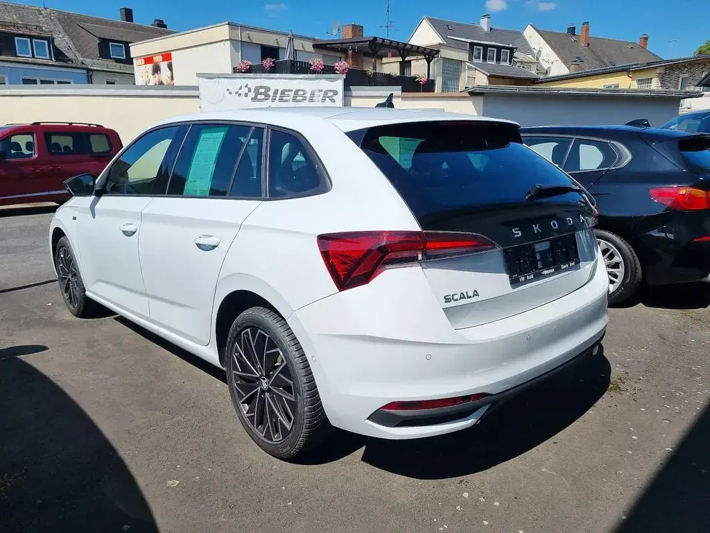 Gebraucht Skoda Scala Tour 150 PS (110 kW) 2025 Weiß Kleinwagen