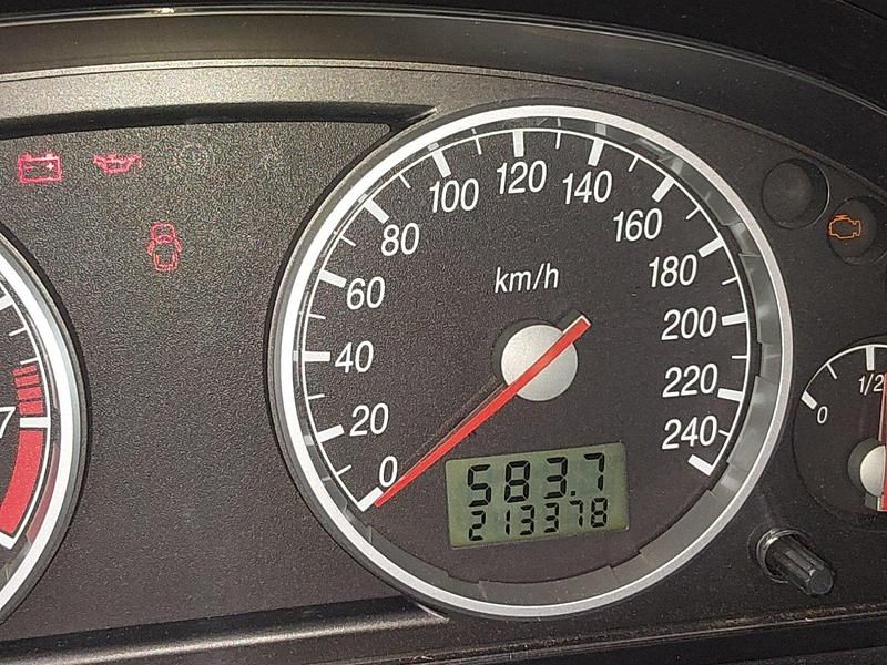 Gebraucht Ford Mondeo 145 PS (106 kW) 2002 Silber Kombi