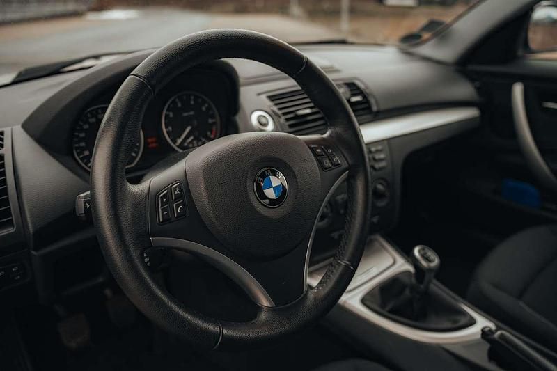 Gebraucht BMW 116 122 PS (89 kW) 2012 Weiß Kleinwagen