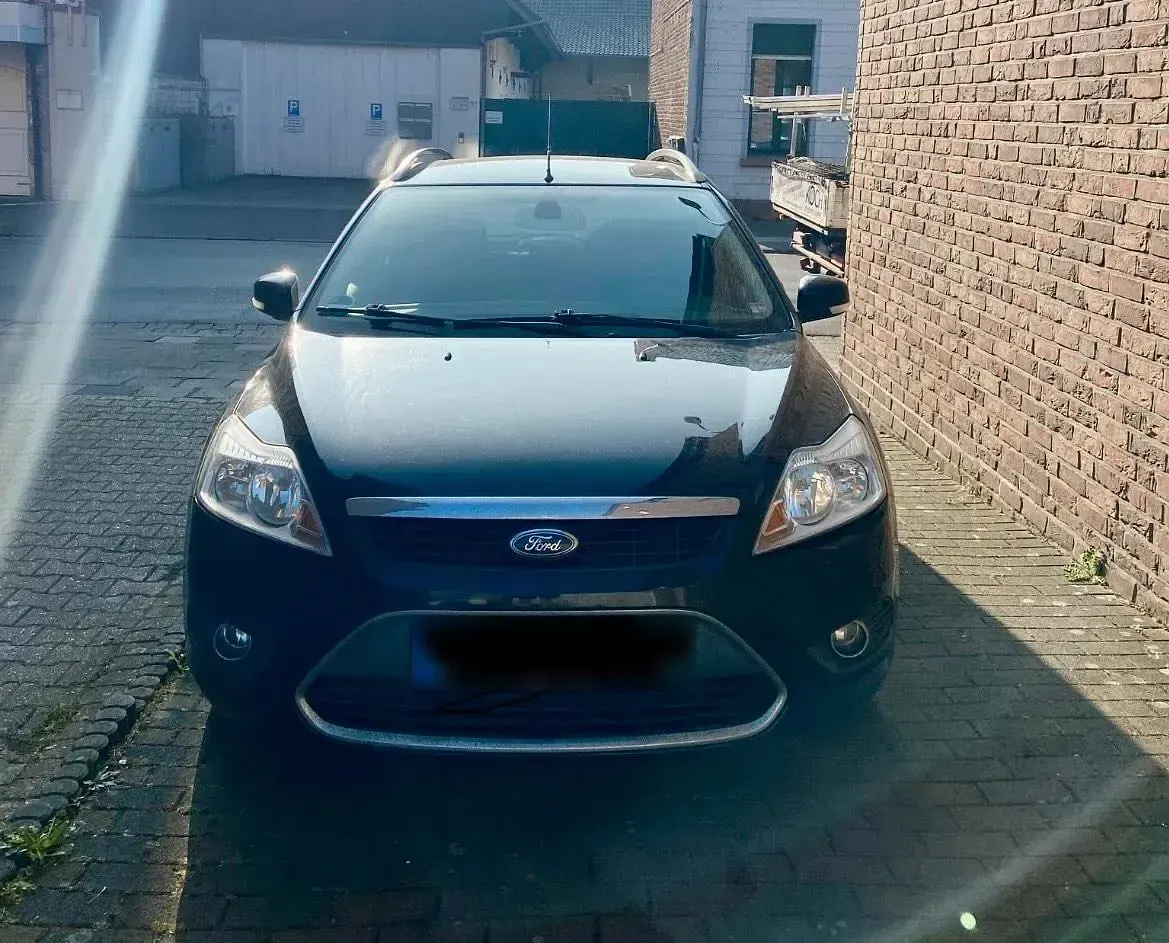 Używany Ford Focus 101 KM (74 kW) 2009 Czarny Kombi