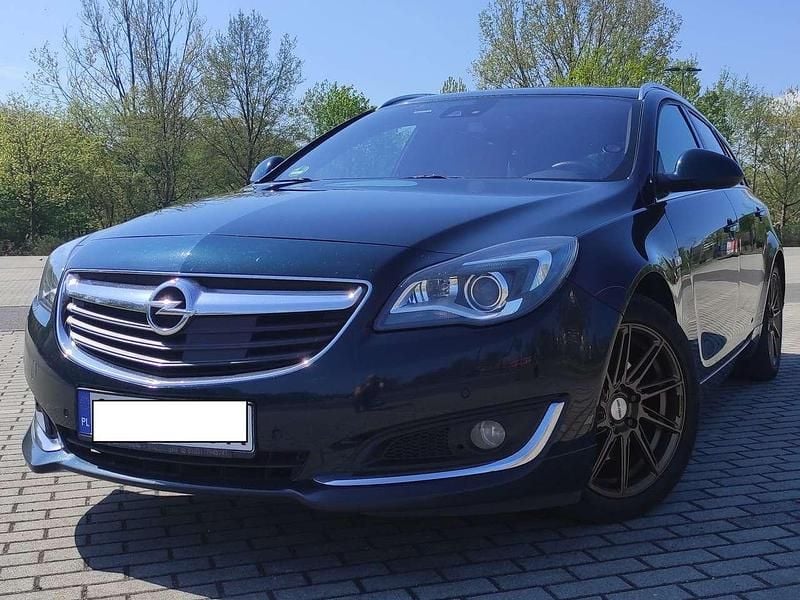 Grün Gebraucht 2014 Opel Insignia OPC Kombi | 7.490 € (Fairer Preis) - Bild 1/4
