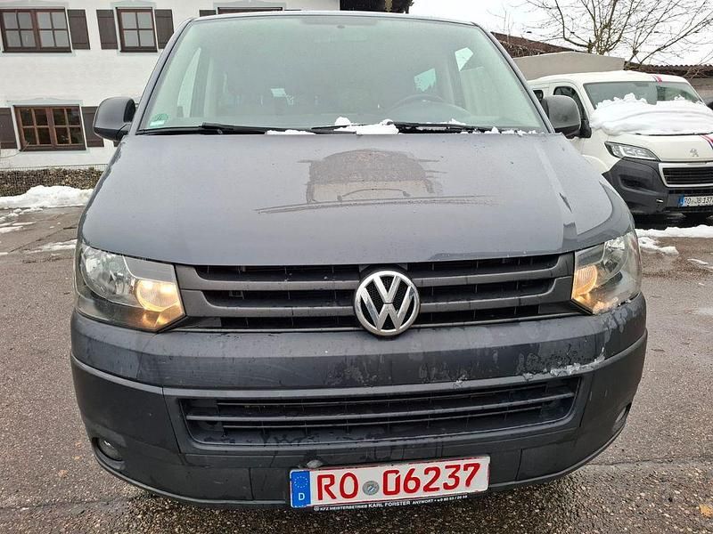 Gebraucht VW Caravelle Trendline 179 PS (131 kW) 2013 Grau Van / Kleinbus