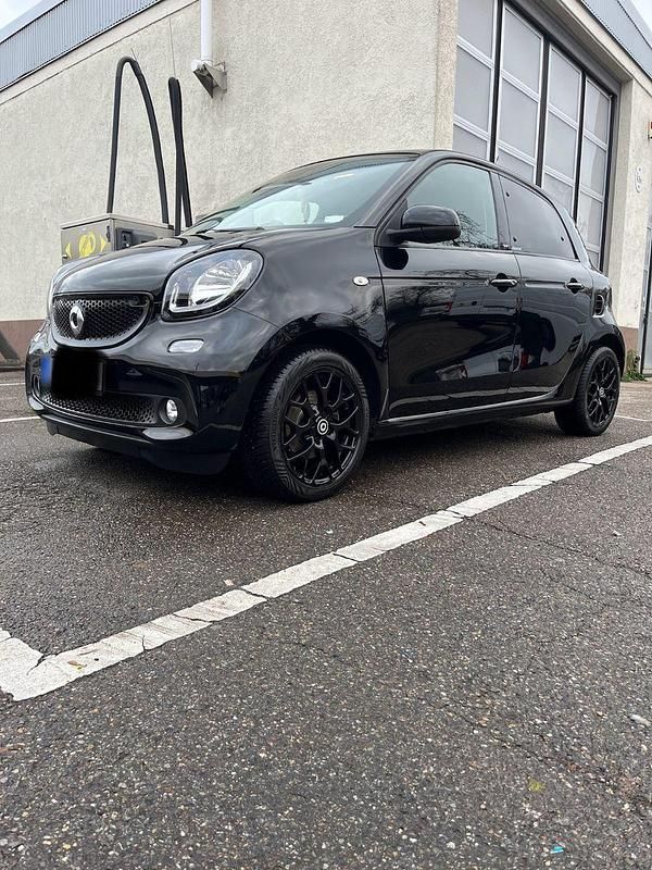 Second-hand Smart ForFour Prime 90 CP (66 kW) 2016 Negru Hatchback