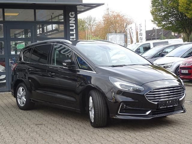 Gebraucht Ford S-MAX Titanium 150 PS (110 kW) 2022 Schwarz Van / Kleinbus