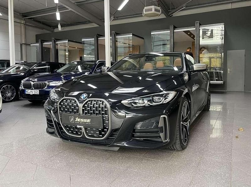 Black sapphire metallic Gebraucht 2021 BMW 440 Cabrio | 45.990 € (Fairer Preis) - Bild 1/4