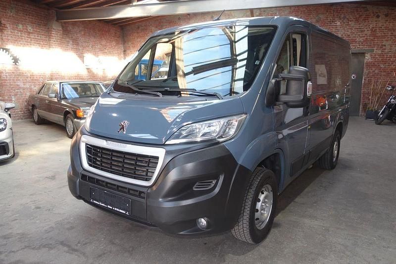 Grau Gebraucht 2021 Peugeot Boxer Van | 14.980 € (Superpreis) - Bild 1/4