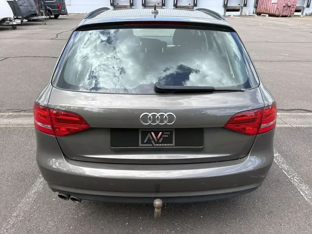 Gebraucht Audi A4 120 PS (88 kW) 2014 Grau Kombi
