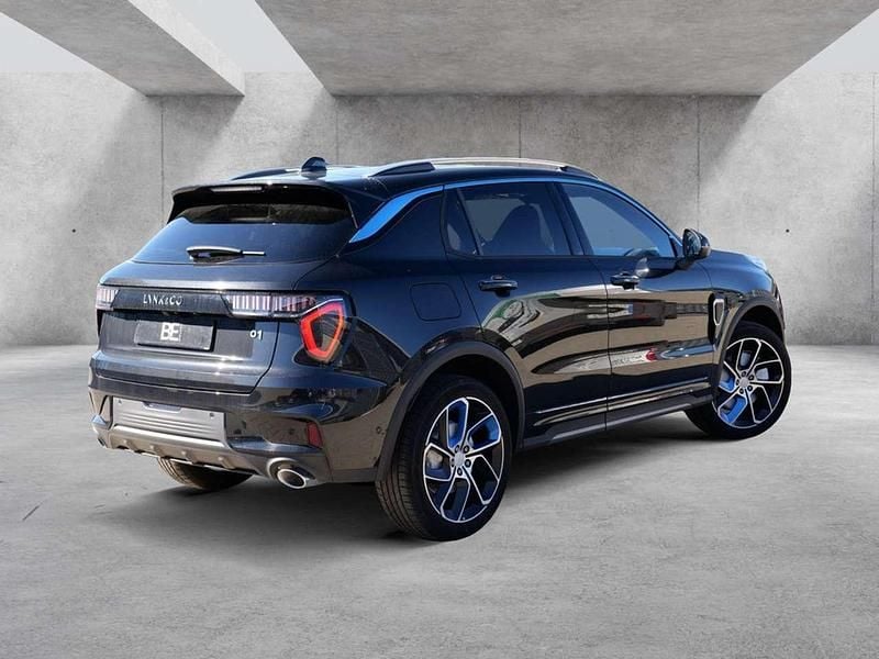 Neu Lynk & Co 01 261 PS (191 kW) 2025 Schwarz SUV