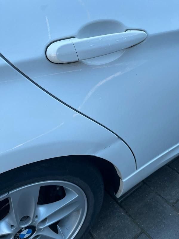 Gebraucht BMW 320 177 PS (130 kW) 2009 Weiß Kombi