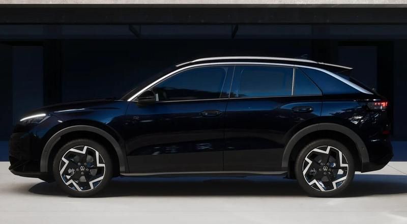 Neu VW T-Roc R-line 150 PS (110 kW) 2026 Grenadilla black metallic SUV