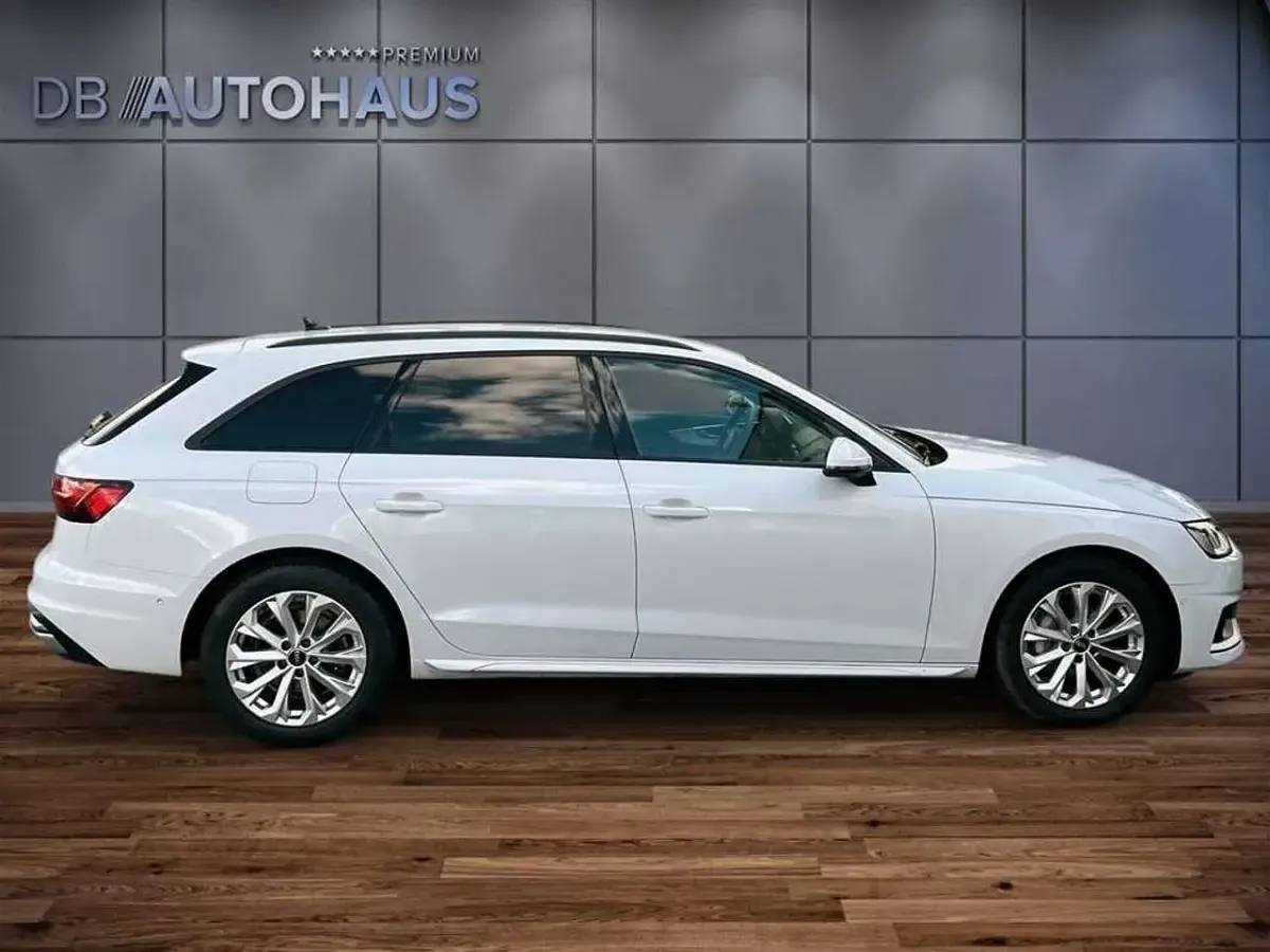 Używany Audi A4 Advanced Plus 204 KM (150 kW) 2024 Biały Kombi