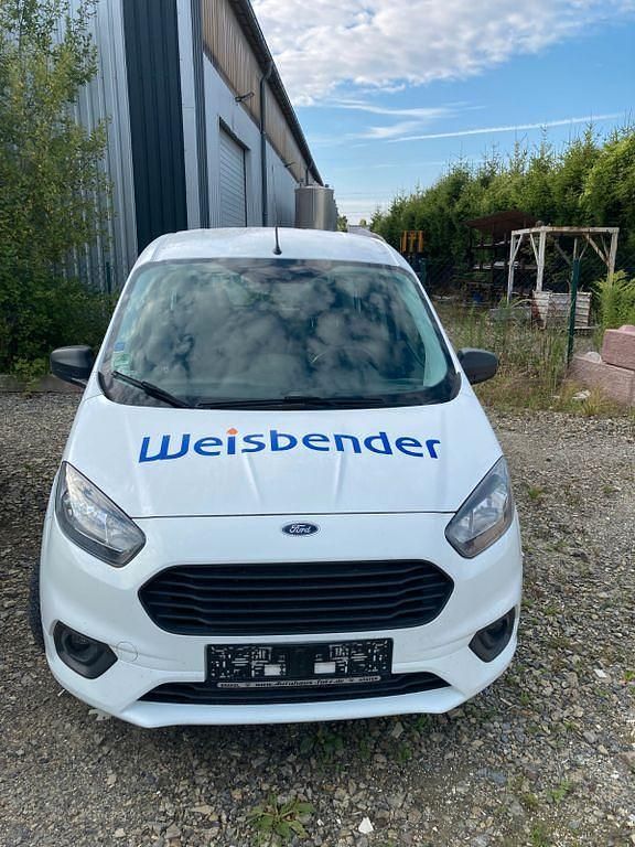 Weiß Gebraucht 2018 Ford Tourneo Courier Sport Van / Kleinbus | 10.000 € (Fairer Preis) - Bild 1/4