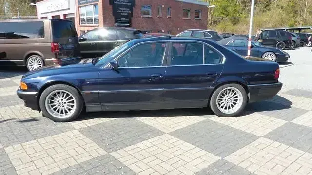 Gebraucht BMW 728 460 PS (338 kW) 1997 Blau Limousine