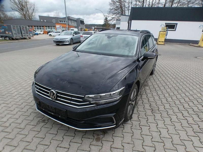 Gebraucht VW Passat GTE 218 PS (160 kW) 2021 Deep black perleffekt Kombi