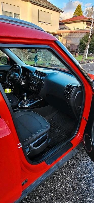 Gebraucht Kia Soul 131 PS (96 kW) 2016 Rot SUV