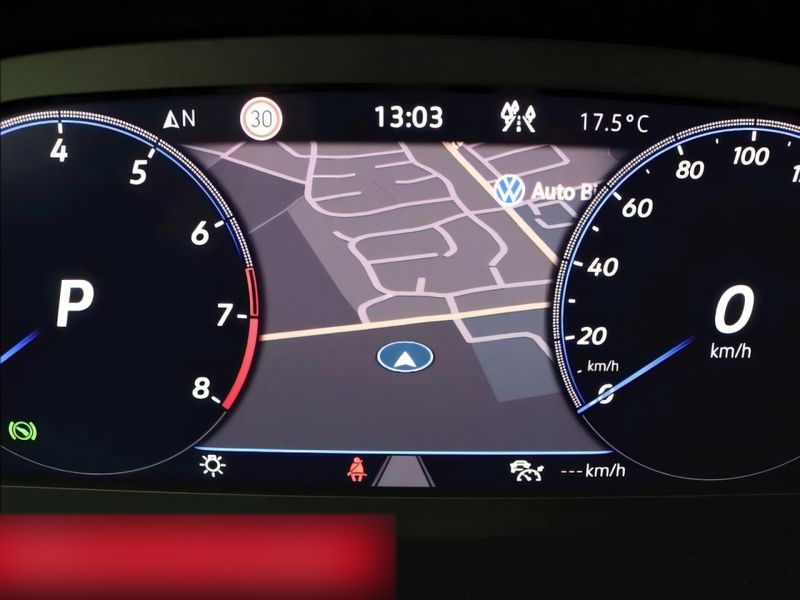 Gebraucht VW Passat Elegance 150 PS (110 kW) 2023 Grau Kombi