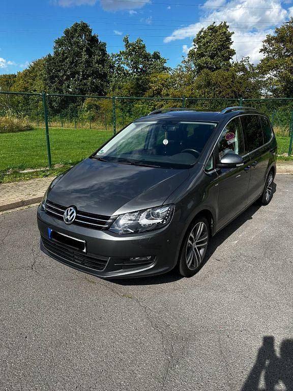 Grau Gebraucht 2014 VW Sharan Cup Van / Kleinbus | 13.900 € (Fairer Preis) - Bild 1/4