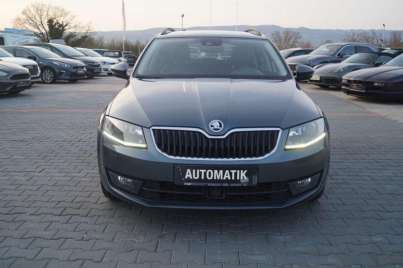 Gebraucht Skoda Octavia Elegance 140 PS (102 kW) 2015 Grau Kleinwagen