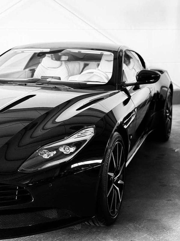 Schwarz Gebraucht 2018 Aston Martin DB11 Coupé | 139.800 € - Bild 1/4