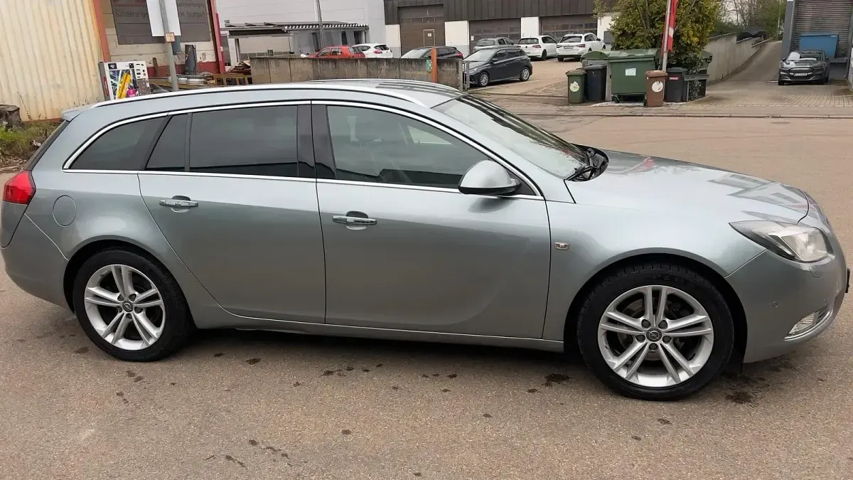 Gebraucht Opel Insignia 2010 Silber Kombi