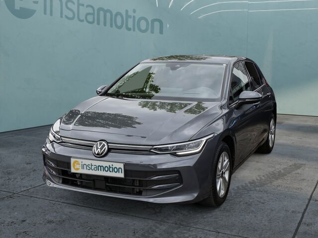 Grau Gebraucht 2024 VW Golf VIII Life Limousine | 23.940 € (Guter Preis) - Bild 1/2